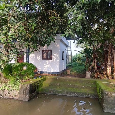 Valentine'S Rice Bowl Home Stay Alappuzha Ngoại thất bức ảnh